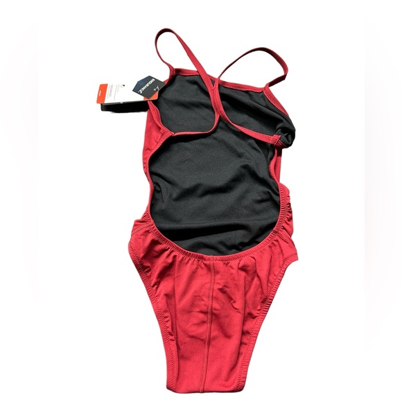 SPEEDO Endurance+ maroon Solid Flyback one piece training swimsuit size 26 NWT - Picture 4 of 5